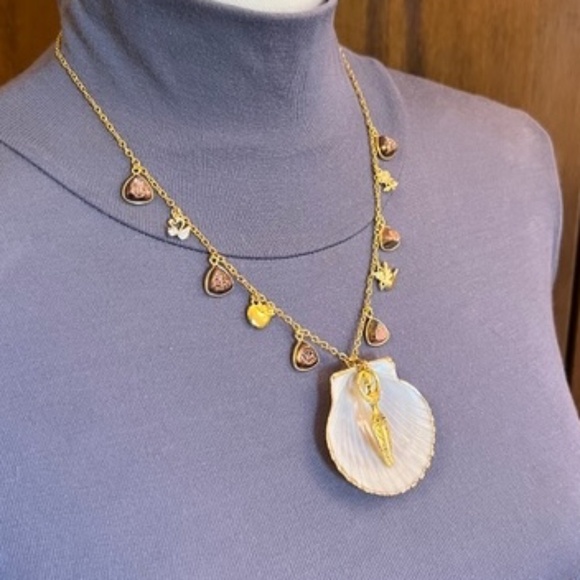 “Birth of Venus" Aphrodite Goddess Greek Roman Mythology Handmade Gold Necklace - Picture 10 of 16